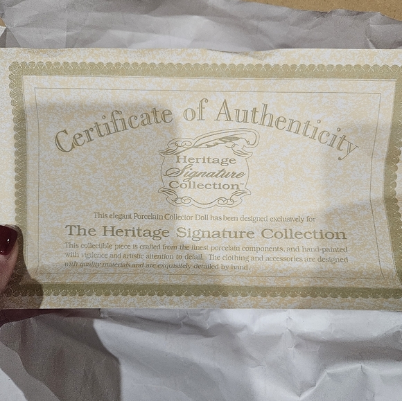 New Heritage Signature Collection doll - Picture 8 of 9